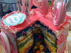 Веселый, яркий радужный торт ко день рождения внучки приготовила морозовчанка Ритта Горохова