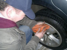 Меняющий колесо мужчина погиб на трассе в Морозовском районе