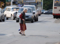 Стали известны подробности наезда на 87-летнюю женщину из Морозовска