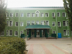 Стерилизатор ГК-100-3 и офтальмоскоп появились в центральной больнице Морозовского района