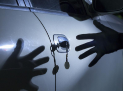 Владельцы автомобилей сами провоцируют угонщиков, - сотрудники полиции напомнили дончанам простые правила