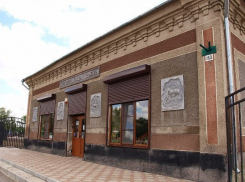 В здании нынешнего краеведческого музея Морозовска немцы хранили рыбу для обмена с местным населением