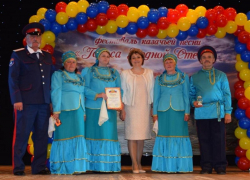 В фестивале «Голоса Родной степи V» помимо Морозовских казачьих коллективов приняли участие и гости из Цимлянского района