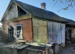В переулке Загородний в Морозовске загорелась летняя кухня
