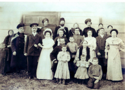 История фотографии: дружная семья из хутора Троицкий прошла через все тяготы гражданской войны