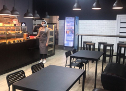 Ограничения смягчили, но маски оставили: в Ростовской области кафе и ресторанам официально разрешили работать в ночное время