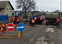 Опасный угол улиц Андреева-Ворошилова оснастили "лежачими полицейскими"