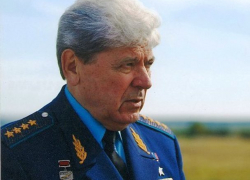 Умер родившийся в Морозовске 79-летний летчик-испытатель 