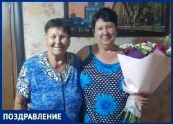 Светлану Чумакову и Анну Гриценко с 8 марта поздравили дети