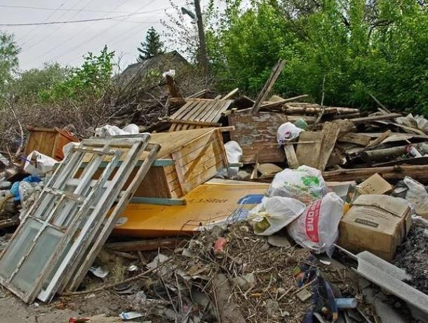 Сезон уборки близко: штрафы за складирование в баки строительных отходов в Морозовске ужесточены