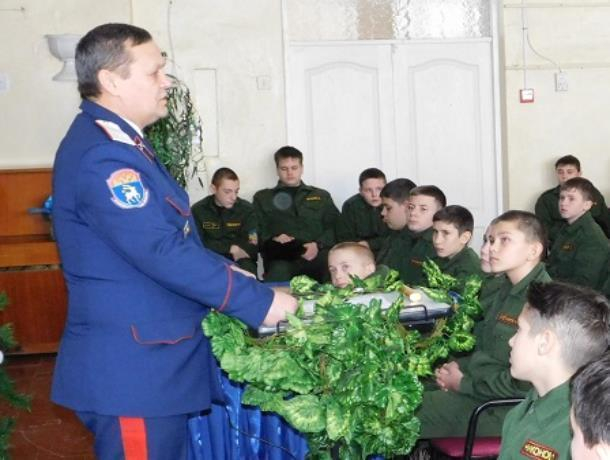 Жертв репрессий против казачества вспомнили в Университетском казачьем кадетском корпусе Морозовска