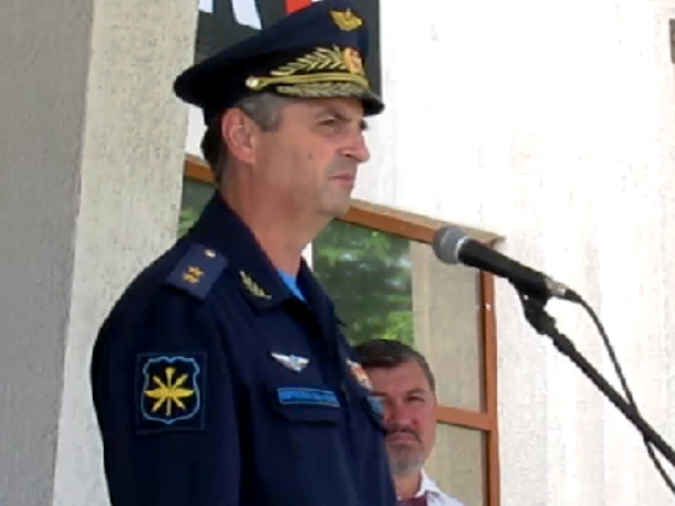 Командующий ВВС лично поздравил офицеров Морозовска с Днем полка