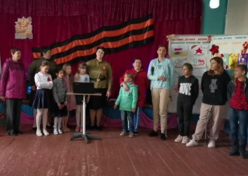Известные песни военных лет исполнили на концерте в честь Дня Победы в хуторе Сибирьки