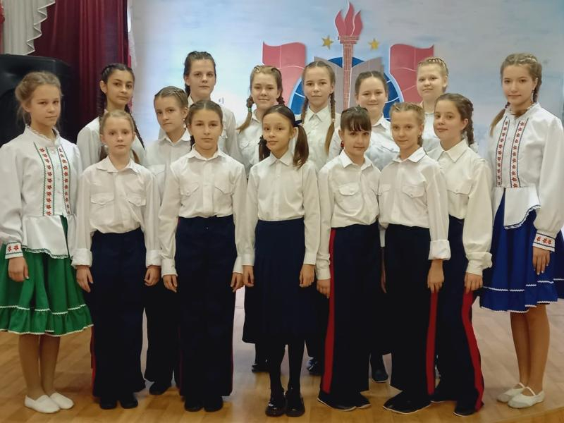 Пятиклассники в морозовской школе №6 произнесли клятву юных казачат