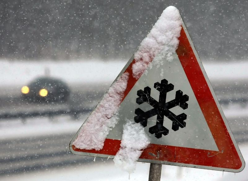 Госавтоинспекция призывает морозовчан быть предельно внимательными и осторожными на дороге в условиях непогоды