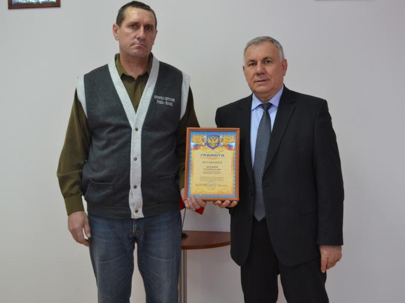 За добросовестный труд и высокий профессионализм сотрудников электросетей Морозовского района отметили почетными грамотами